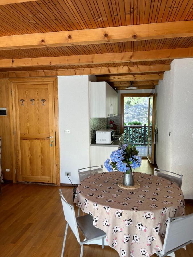 Chalet Blanc "Le Flocon" Courmayeur Luaran gambar