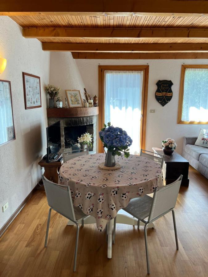 Chalet Blanc "Le Flocon" Courmayeur Luaran gambar